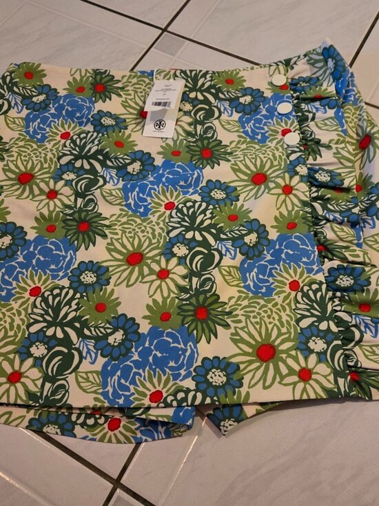 Tory Burch Dresses & Skirts - NWT Tory Burch Printed Ruffle Skort Ivory Pompom Daisy L